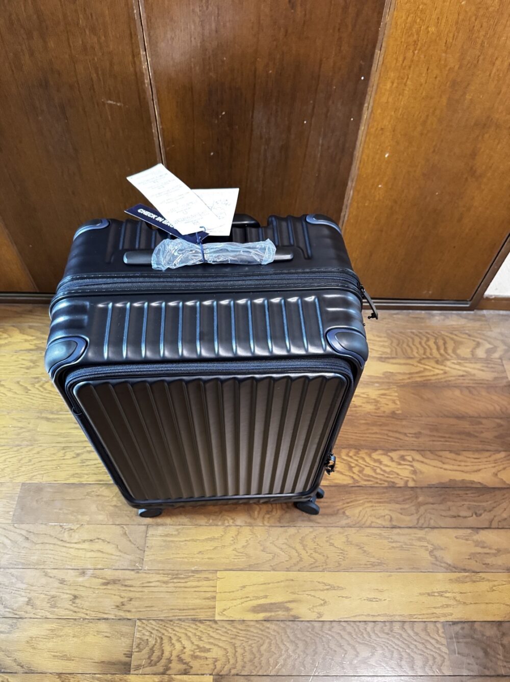 CARGO AiR LAYER CAT648LY を斜め上から見た外観