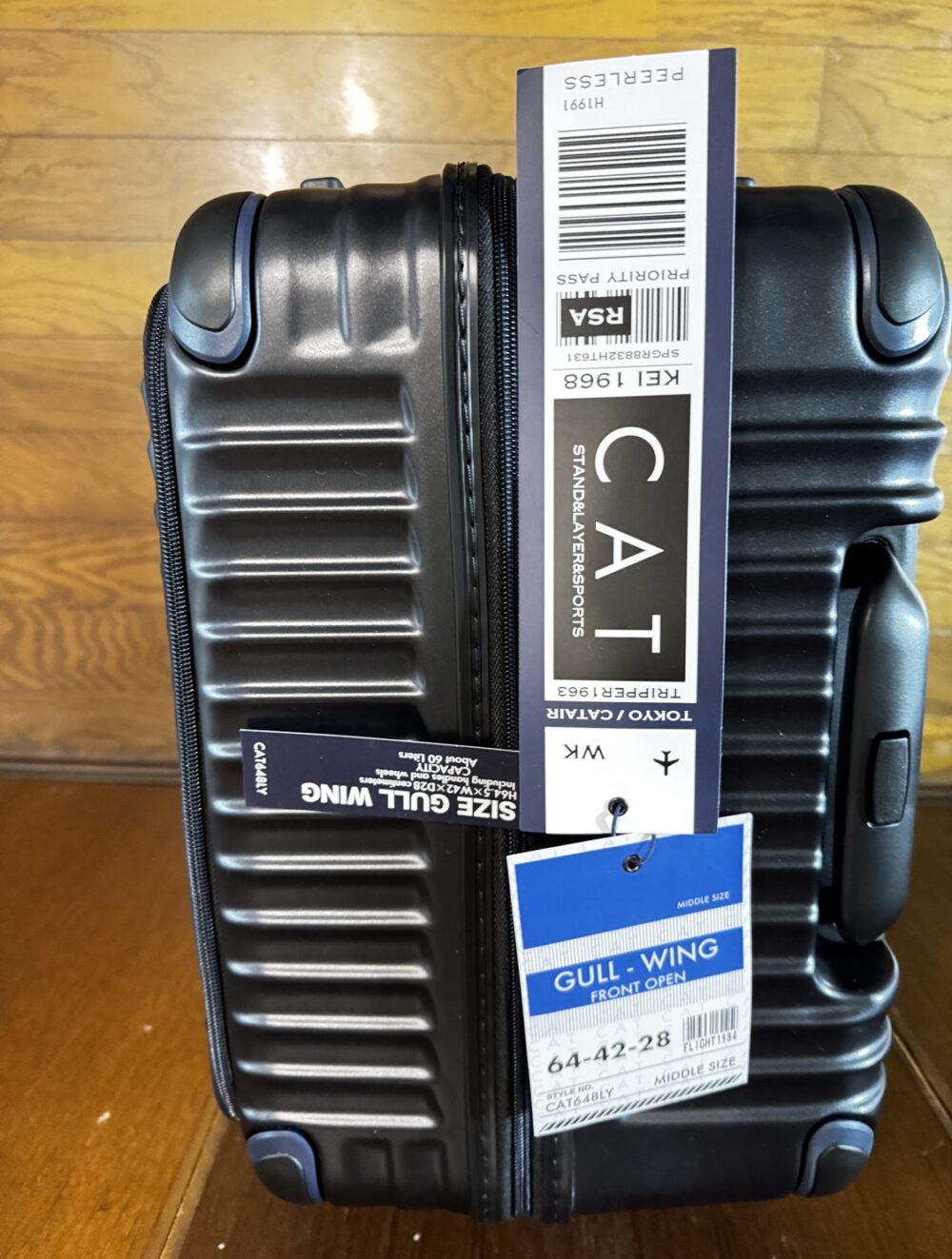 値札タグが付いたままのCARGO AiR LAYER CAT648LY