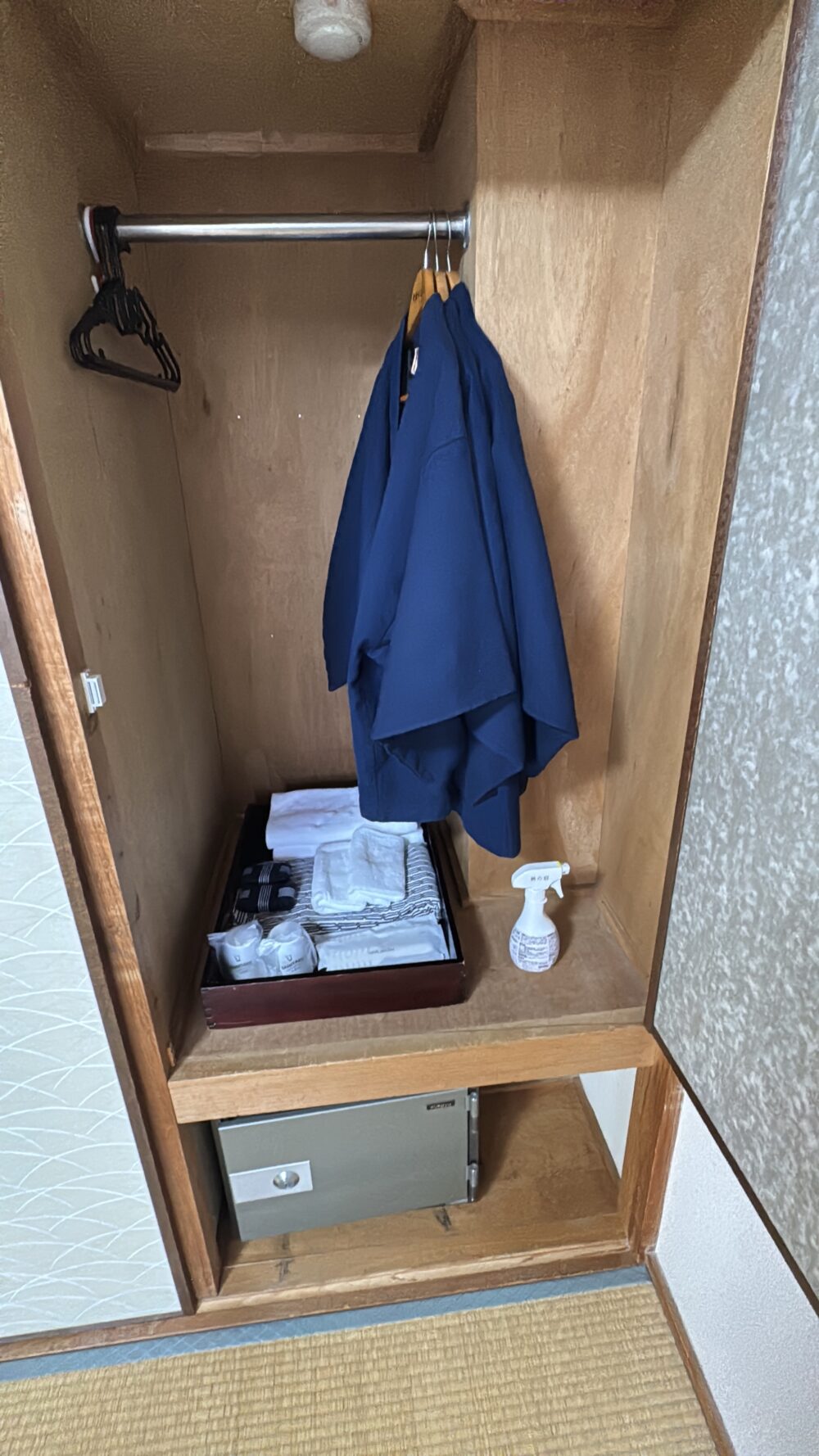 客室に用意されていた浴衣やタオルなどの備品
